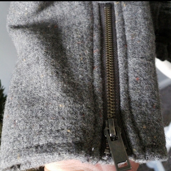 Banana Republic gray plaid coat with faux fur collar and buckle accents - Picture 5 of 7